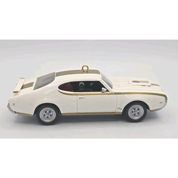 1997 Hallmark Ornament 1969 Hurst Oldsmobile 442 Classic American Cars New U12 - Picture 4 of 9